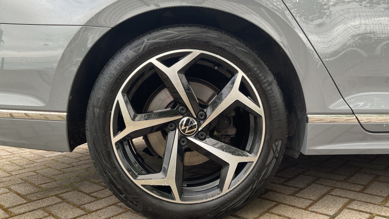 Volkswagen Passat 1.5 TSI EVO R-Line 5dr DSG Petrol Estate